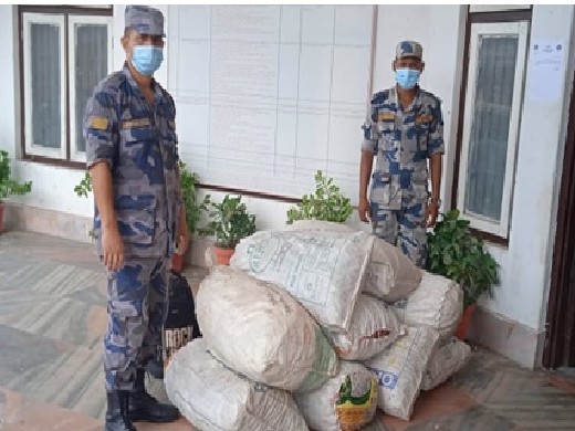 ४ लाख मूल्य बराबरको रुद्राक्षका माला बरामद